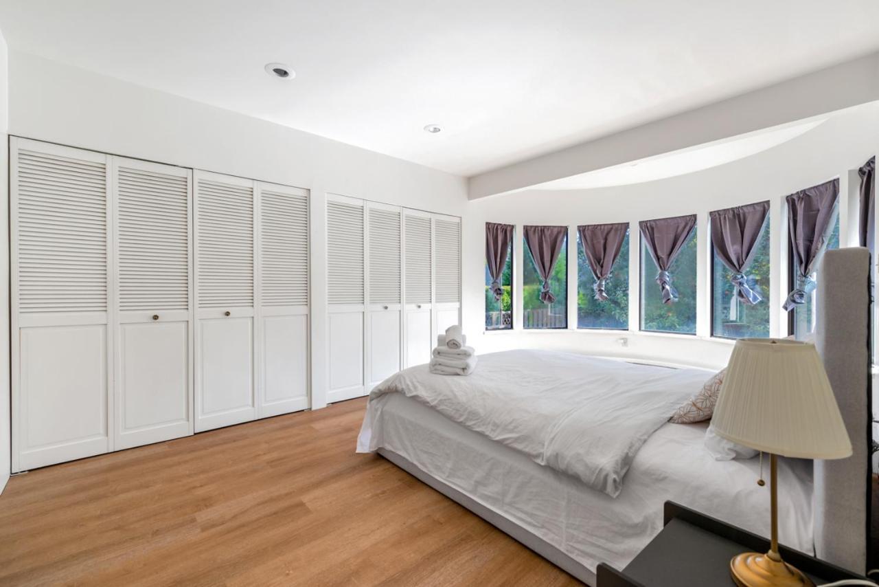 Sunny 1-Bedroom Private Rooms In Charming Vancouver Exterior foto